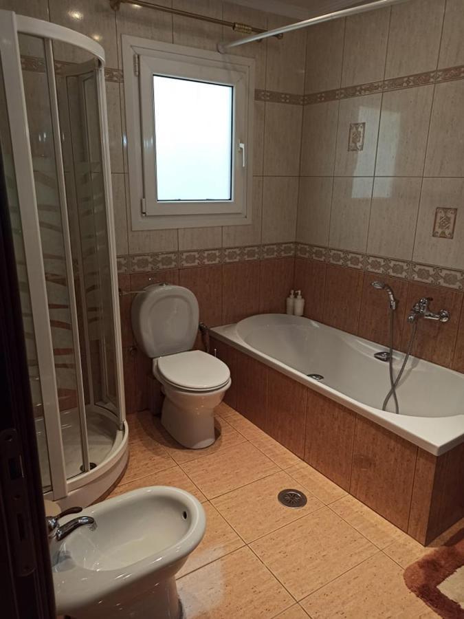 شقة Golden Mirror In كافالا المظهر الخارجي الصورة